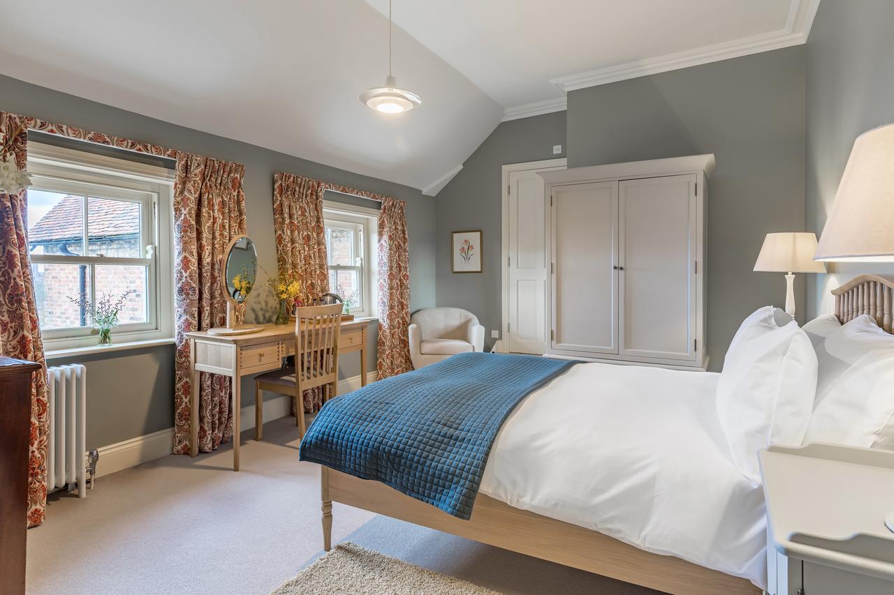 Lawn House Hotel Hatfield  Buitenkant foto