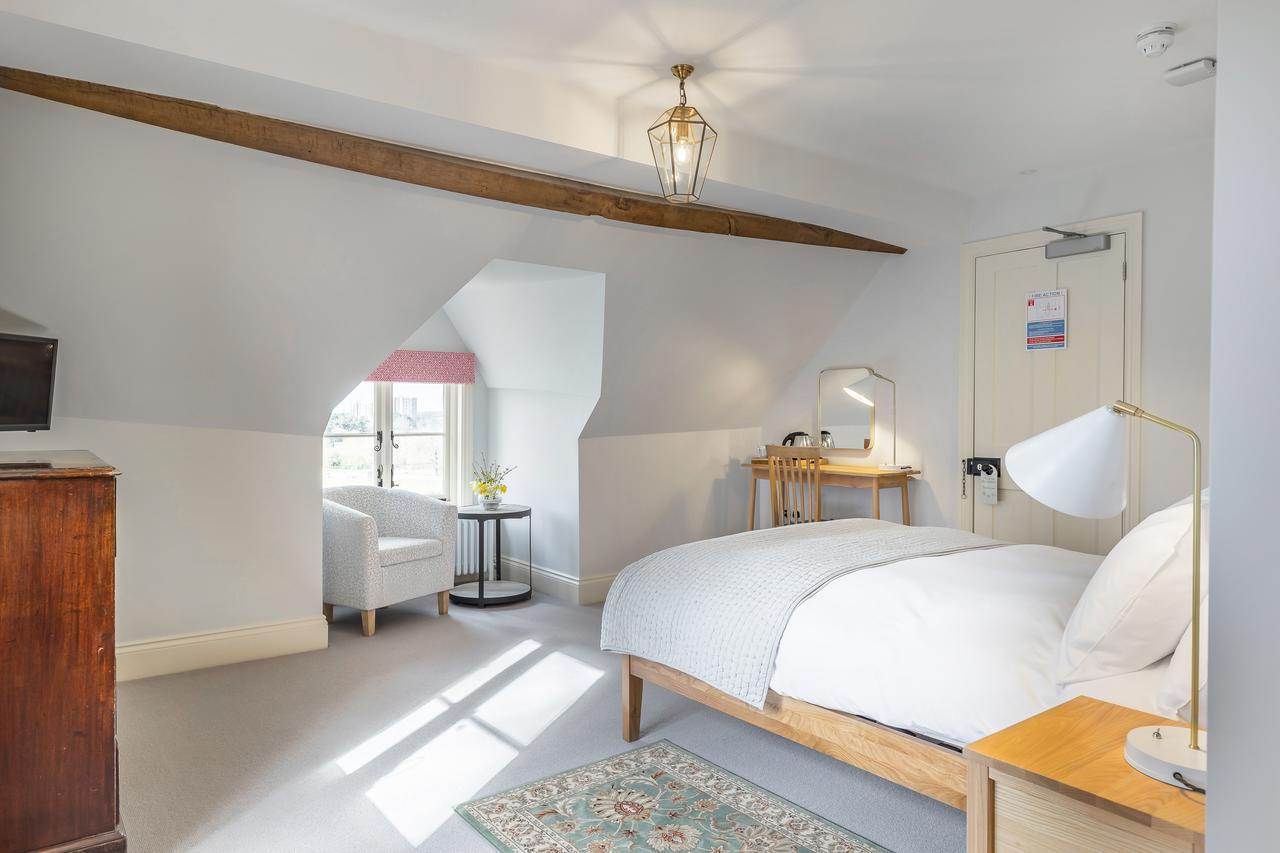 Lawn House Hotel Hatfield  Buitenkant foto